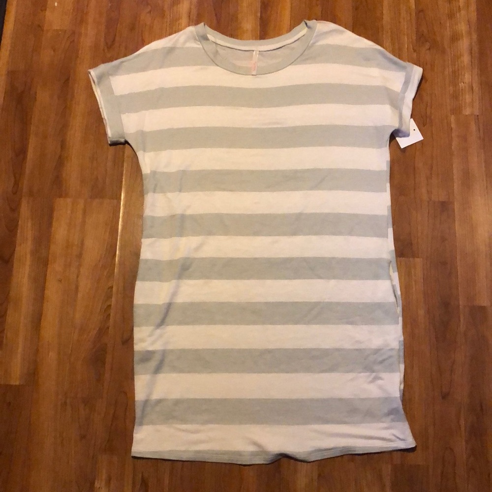 🆕 NWT Boutique dress, L